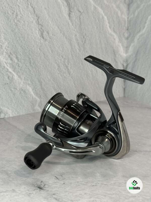 Купить Daiwa 24 Airity ST SF 2000SS-P по цене 43000 руб.